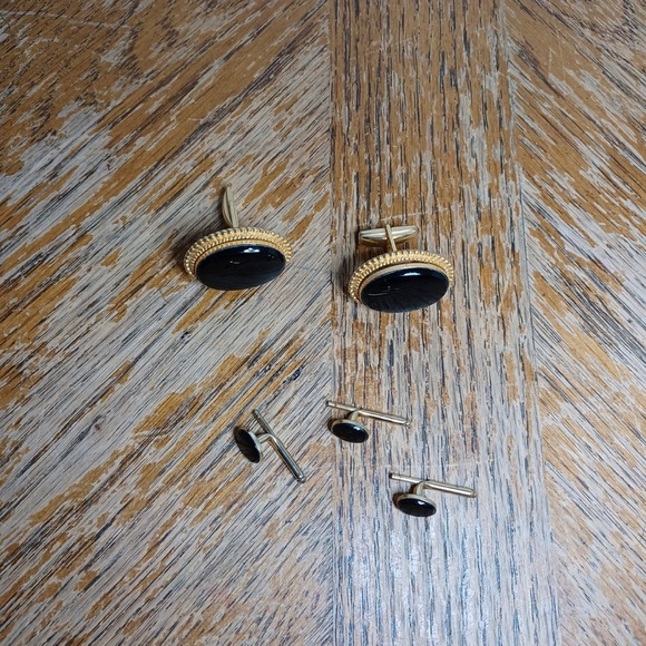 Vintage Black Onyx Oval Milligrain Cufflinks Gold Tone Mens Jewelry 5 pc set. - Picture 2 of 3